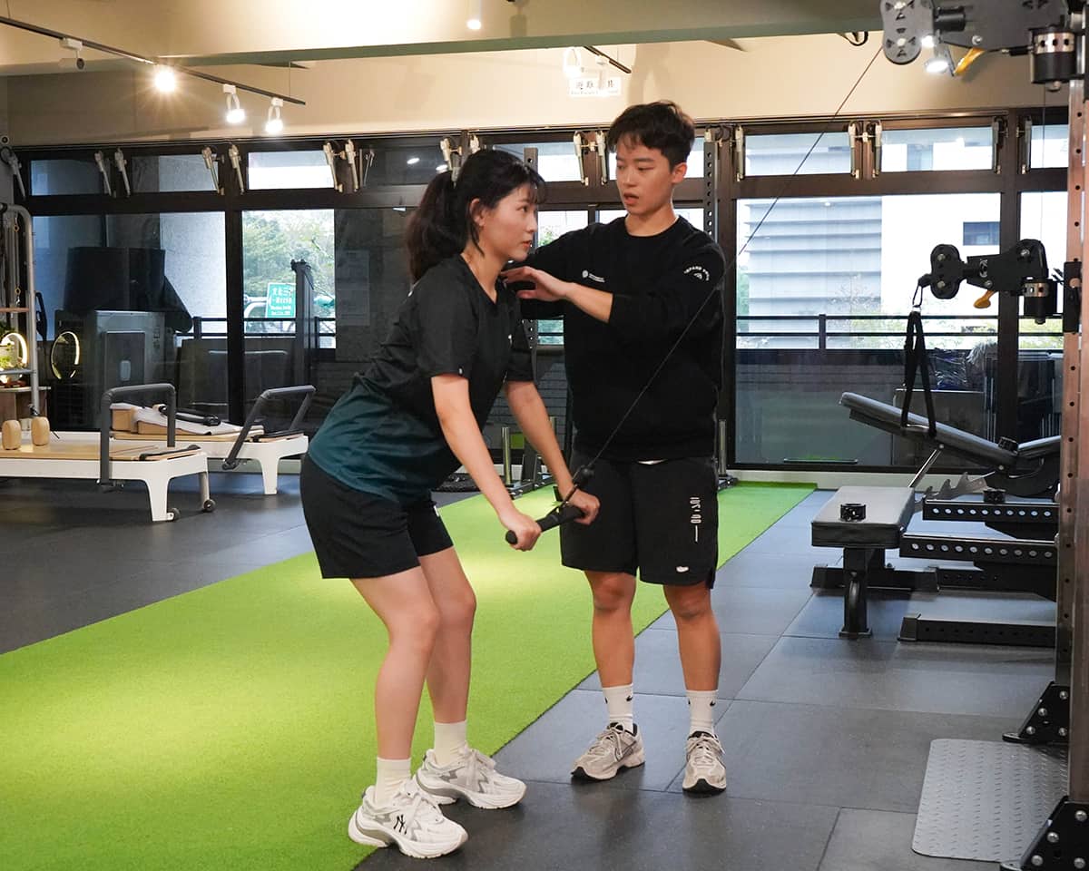 直臂下壓