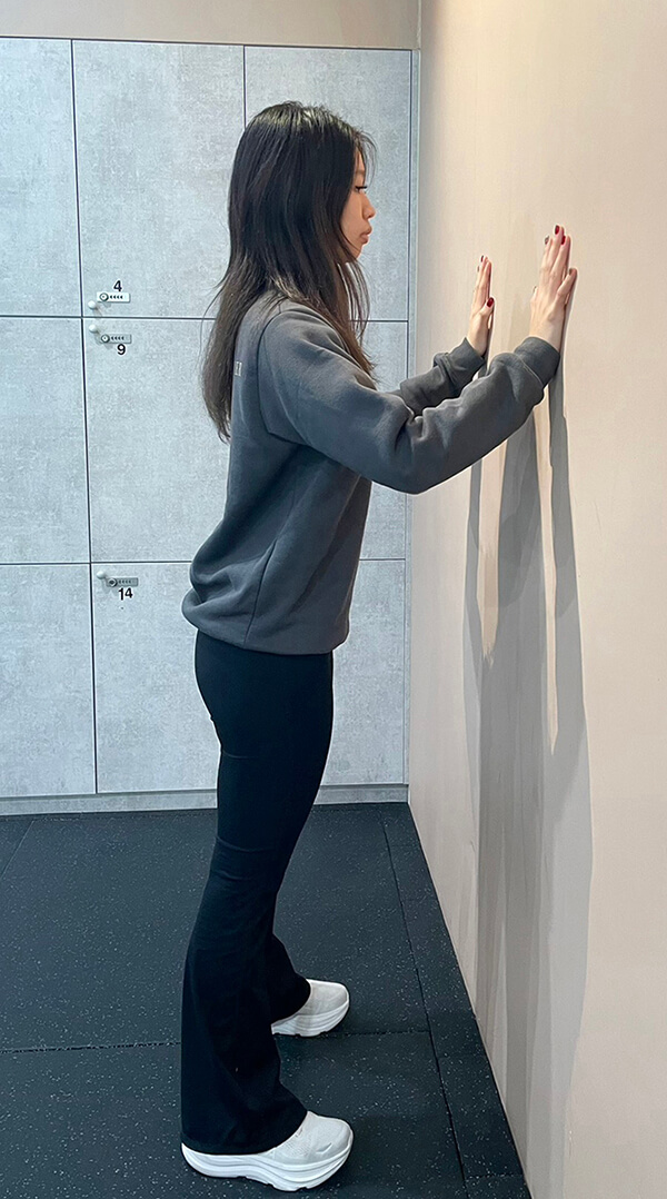 靠牆伏地挺身-1